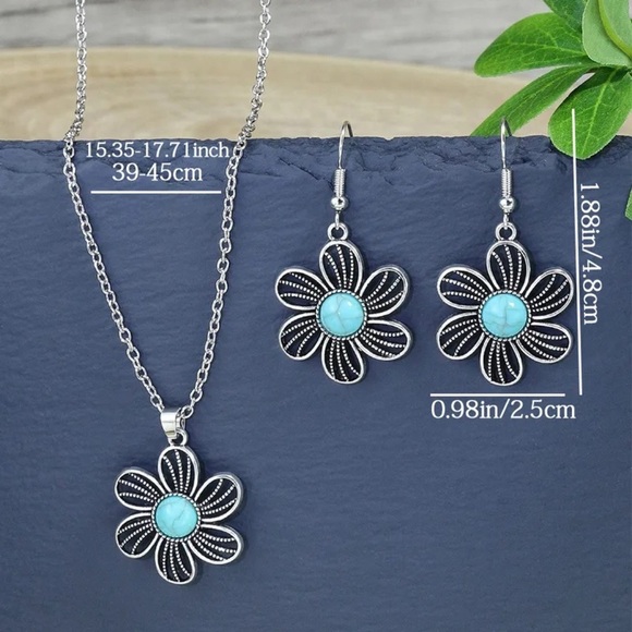 🌸🌺🌻New Summer Boho Flower Faux Turquoise Silver toned Necklace and earring set - Picture 2 of 8